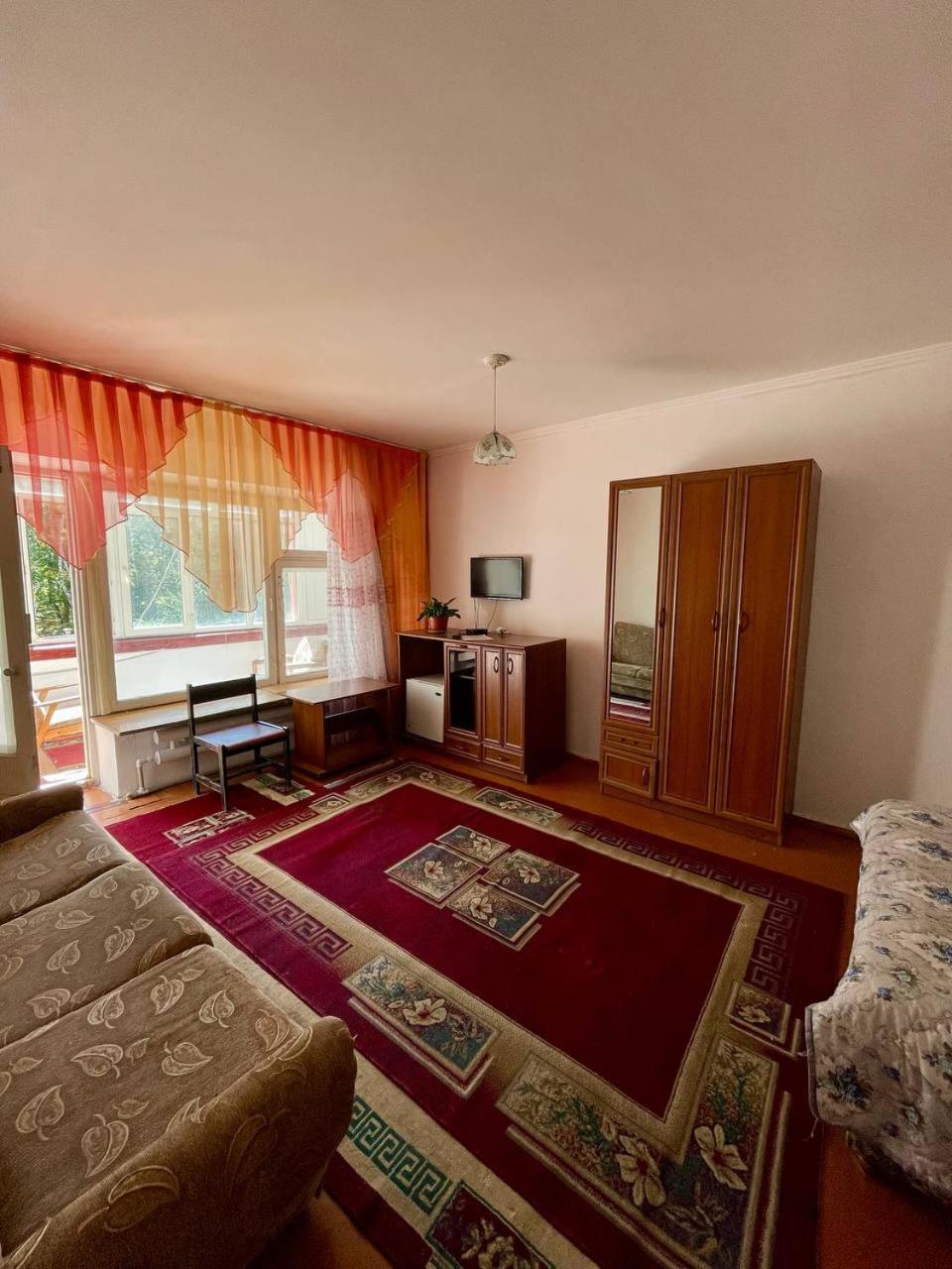 Otel Issyk-Kul Karakol Extérieur photo