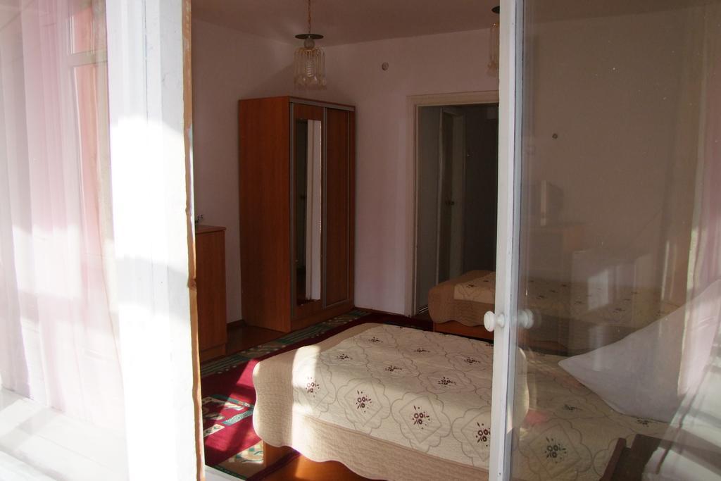 Otel Issyk-Kul Karakol Extérieur photo