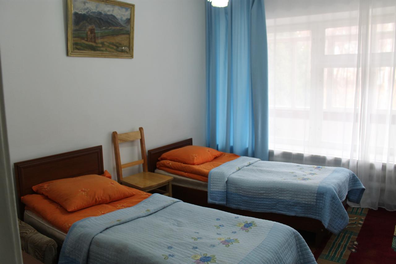 Otel Issyk-Kul Karakol Extérieur photo